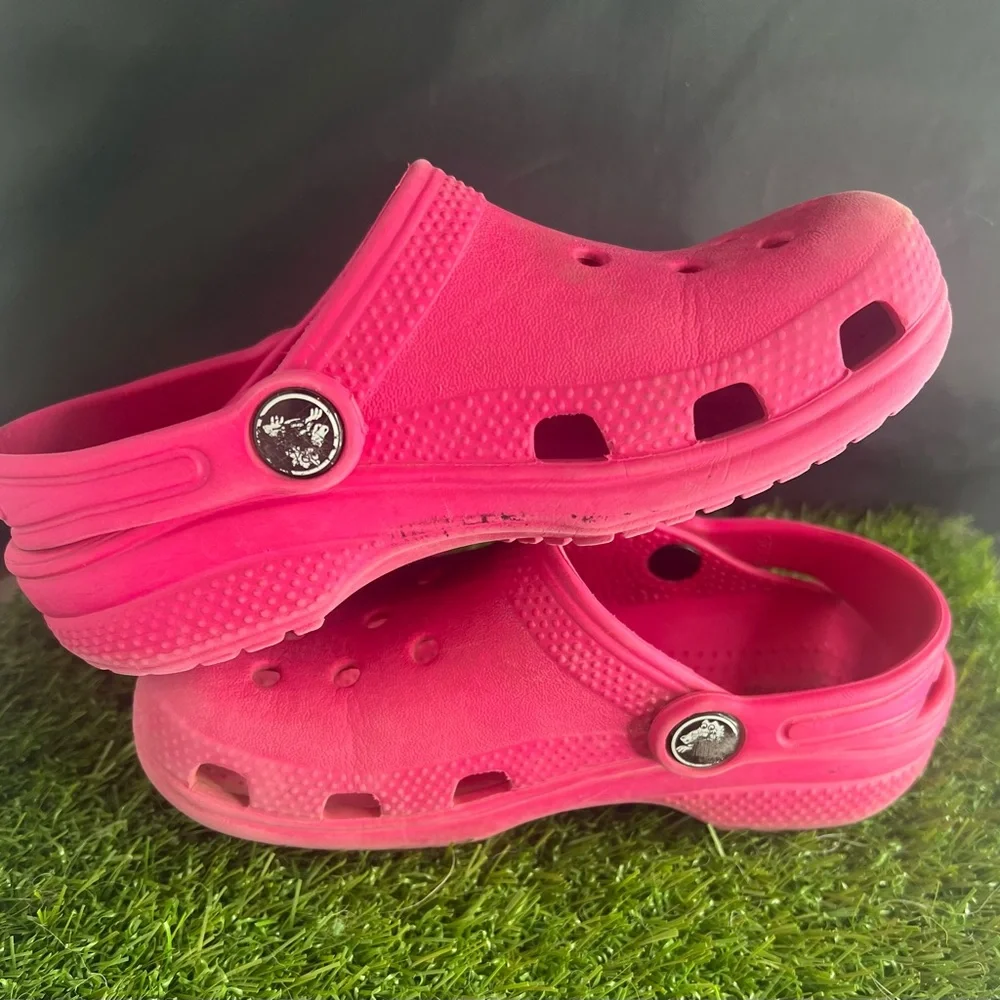 Crocs Kids C11 Classic Clog Hot Pink Slip On Shoes Size 11